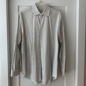 Long sleeve dress shirt.